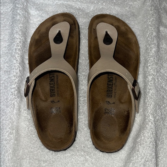 Birkenstock Shoes - Birkenstock Sandals with Cream Straps and Brown Footbed